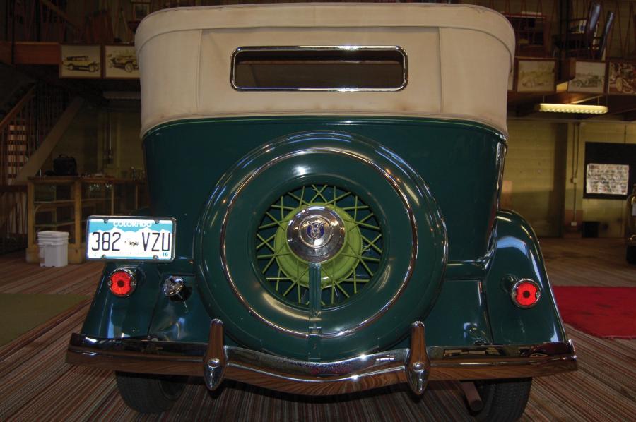  Ford DeLuxe Phaeton 1933 года  (фото 2 из 7)